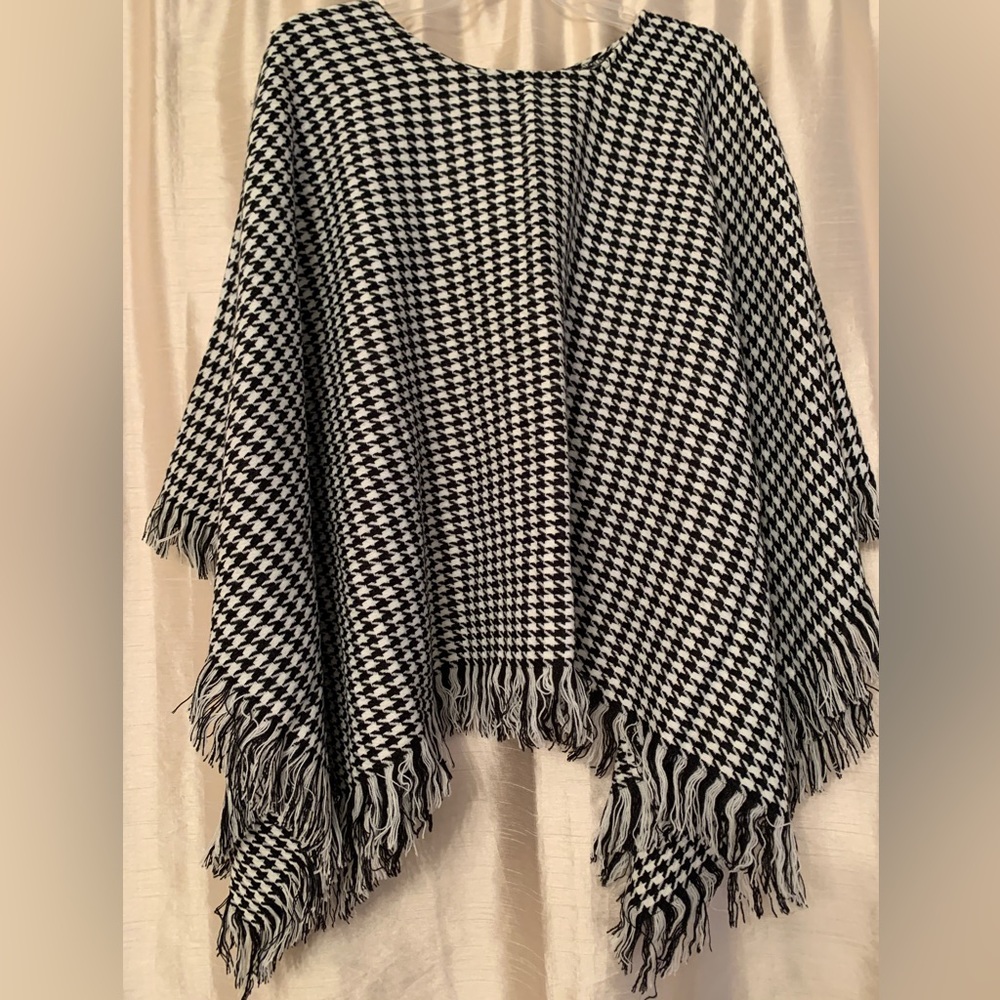 Black & White Houndstooth Pattern Pullover Ponchos - image 1